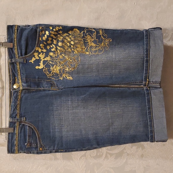 SOUTHPOLE Pants - SZ. 11 SOUTH POLE GOLD EMBELLISHED & EMBROIDERED BERMUDA STYLED CUFFED DENI…